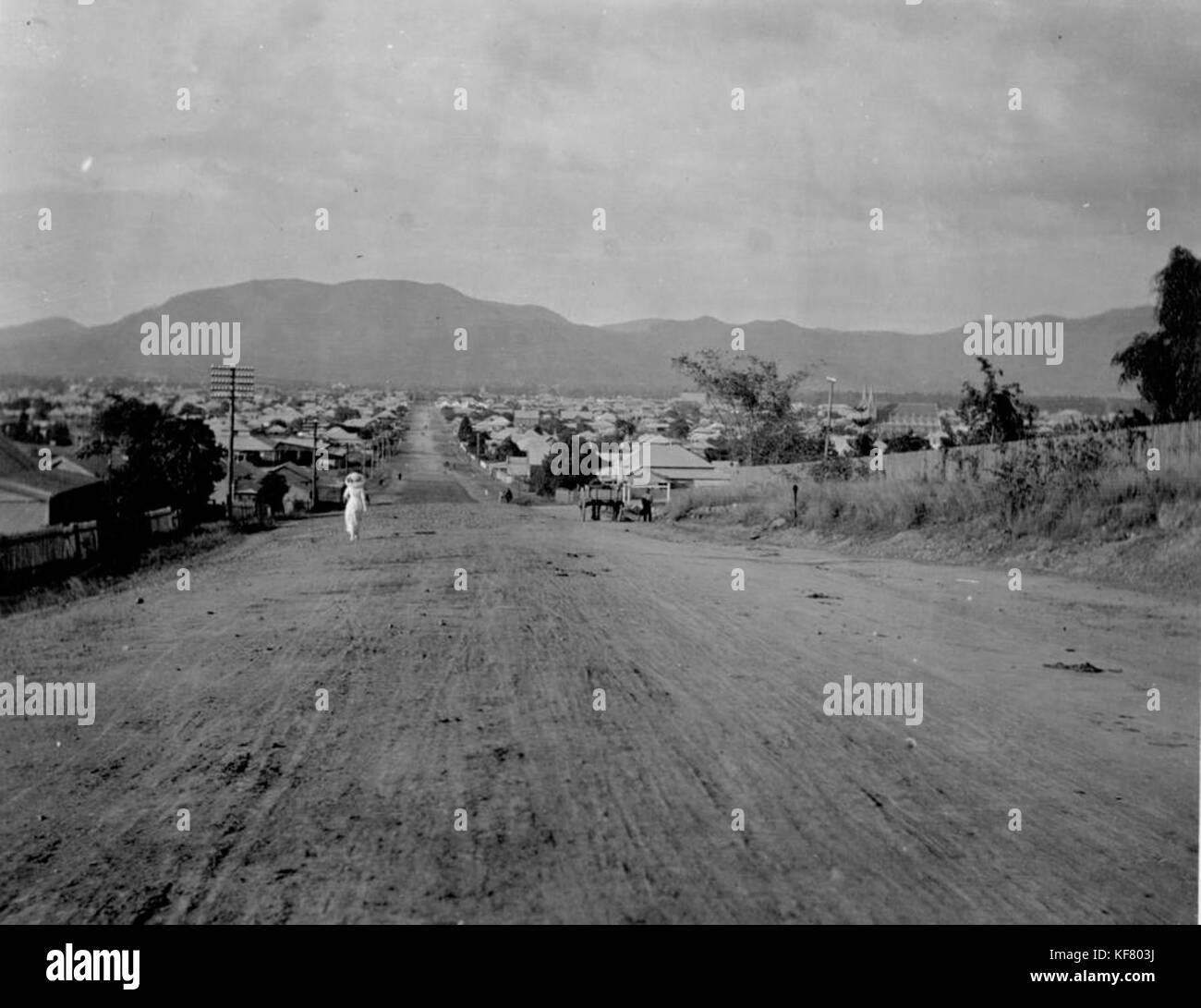 Long straight road road straight Black and White Stock Photos & Images ...