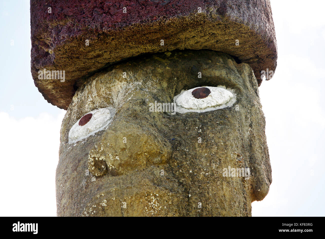 EASTER ISLAND, CHILE, Isla de Pascua, Rapa Nui, Ahu Ko Te statue with restored eyes, which is located on the Tahai Ceremonial Complex Stock Photo
