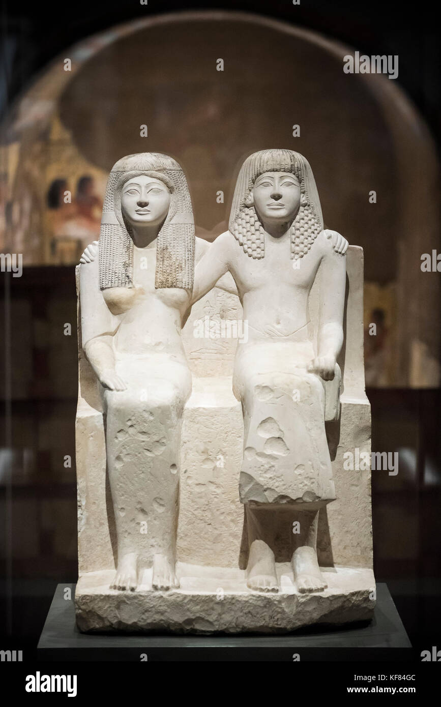 Turin. Italy. Egyptian portrait statue of Pendua and his wife Nefertari. New Kingdom, 19th Dynasty (1292-1190 B.C) Museo Egizio (Egyptian Museum).  Li Stock Photo