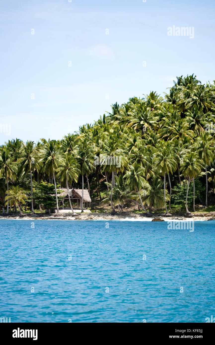 INDONESIA, Mentawai Islands, small thatched hut on a remote island Stock Photo