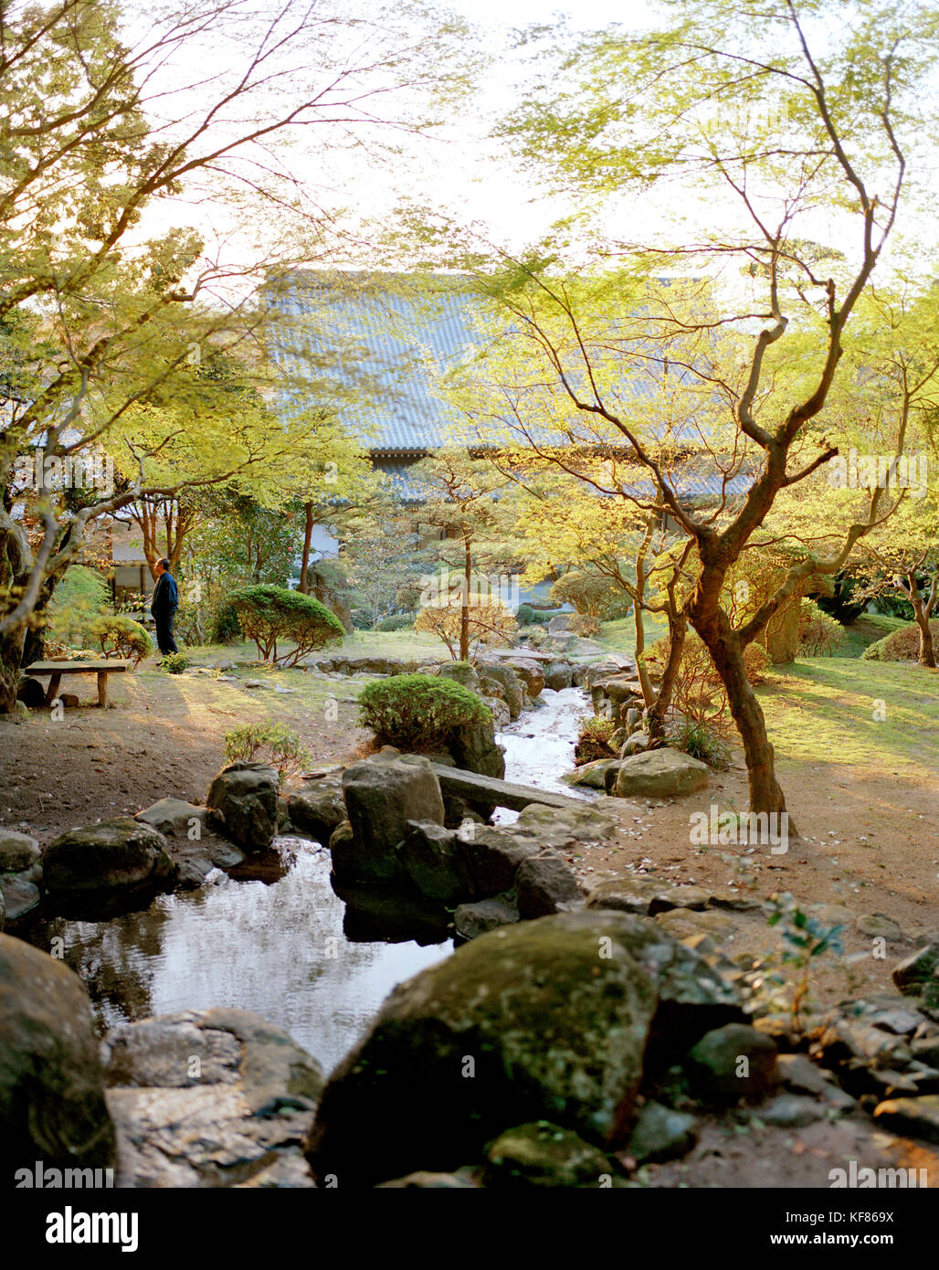JAPAN, Kyushu, man contemplating at the Enichiji Temple and gardens Stock Photo Alamy