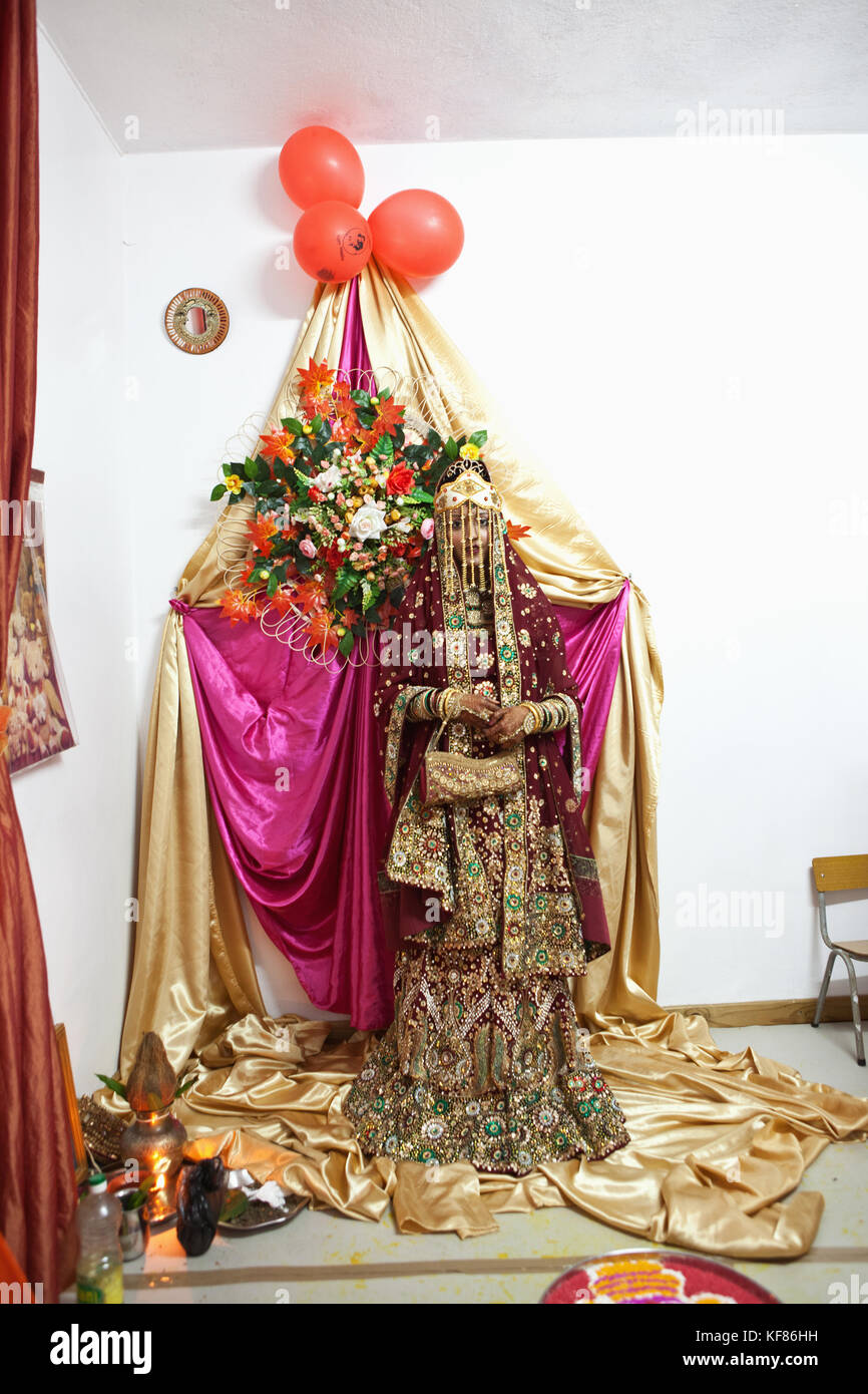 MAURITIUS, portrait of Bride Anishtah Hurloll in her dressing room just
