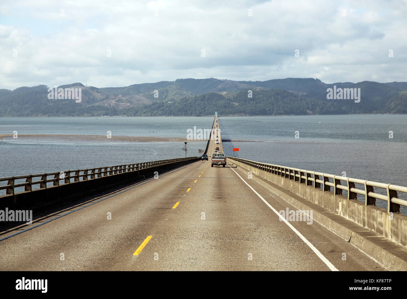 USA, Washington State, International Kite Festival, crossing the