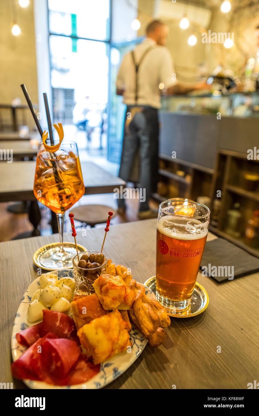 The Brothers cafe bar, Como. Italy Stock Photo Alamy