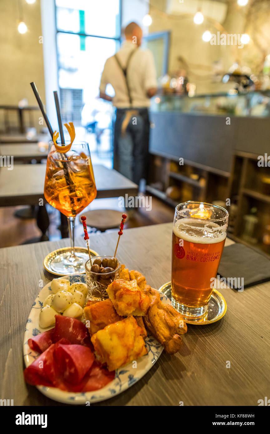 The Brothers cafe bar, Como. Italy Stock Photo Alamy