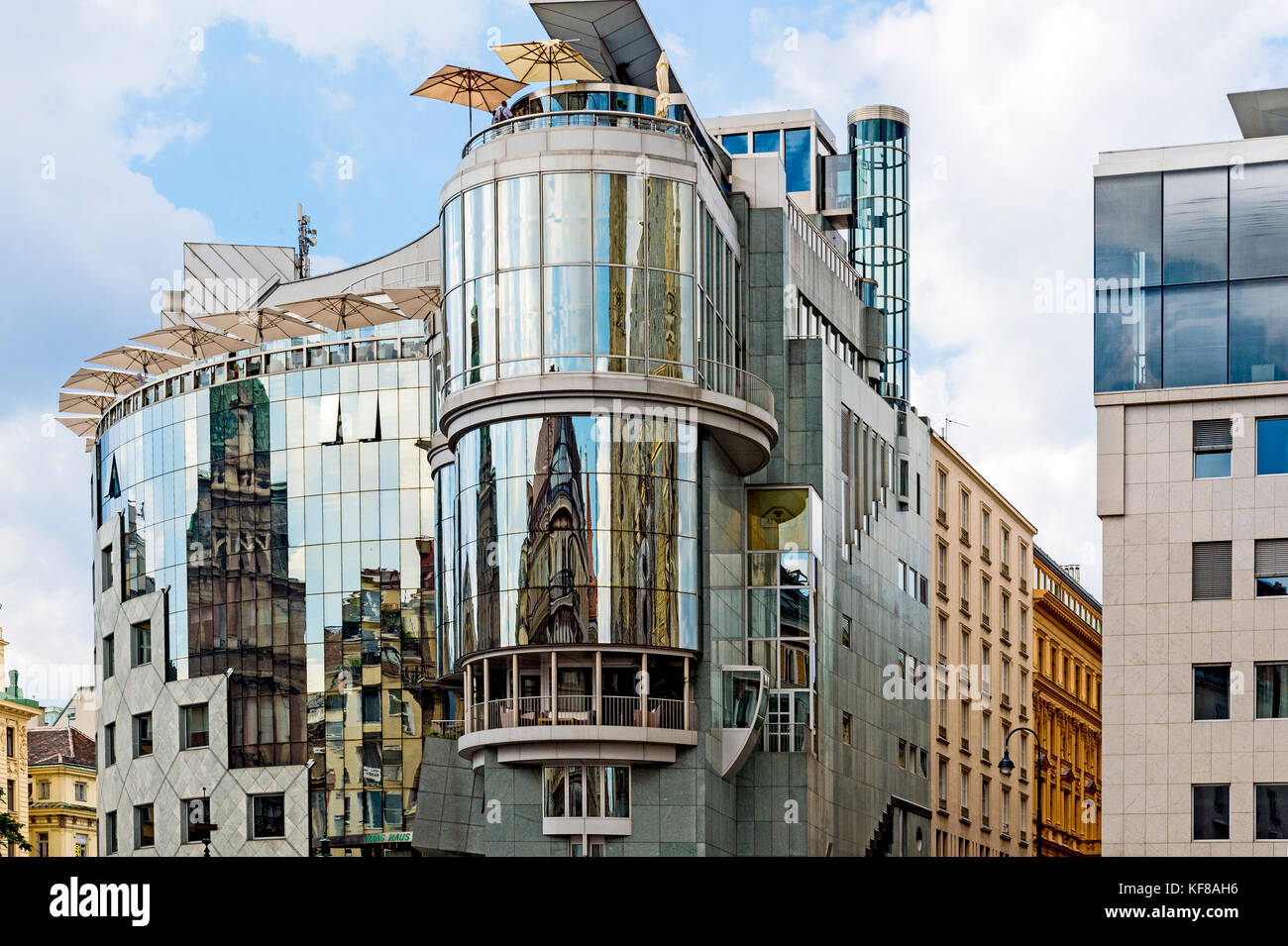 Vienna (Austria)  Wien (Austria), Stephansplatz und Haas-Haus (Architekt Hans Hollein); Innere Stadt Stock Photo