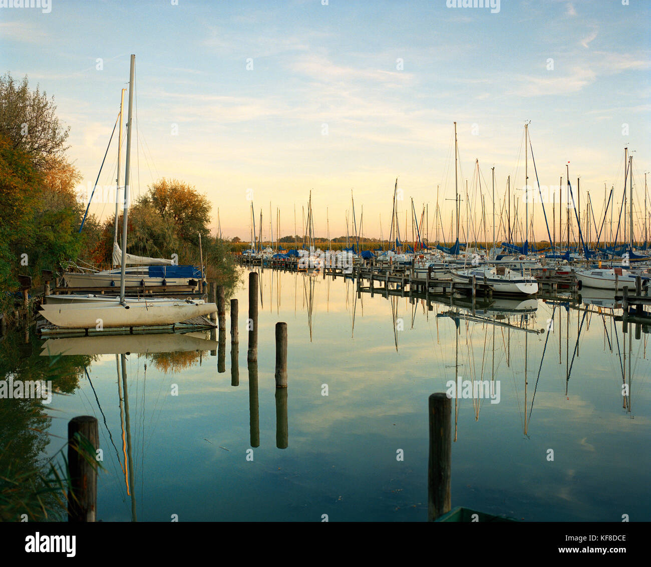 seepark-marina-hi-res-stock-photography-and-images-alamy
