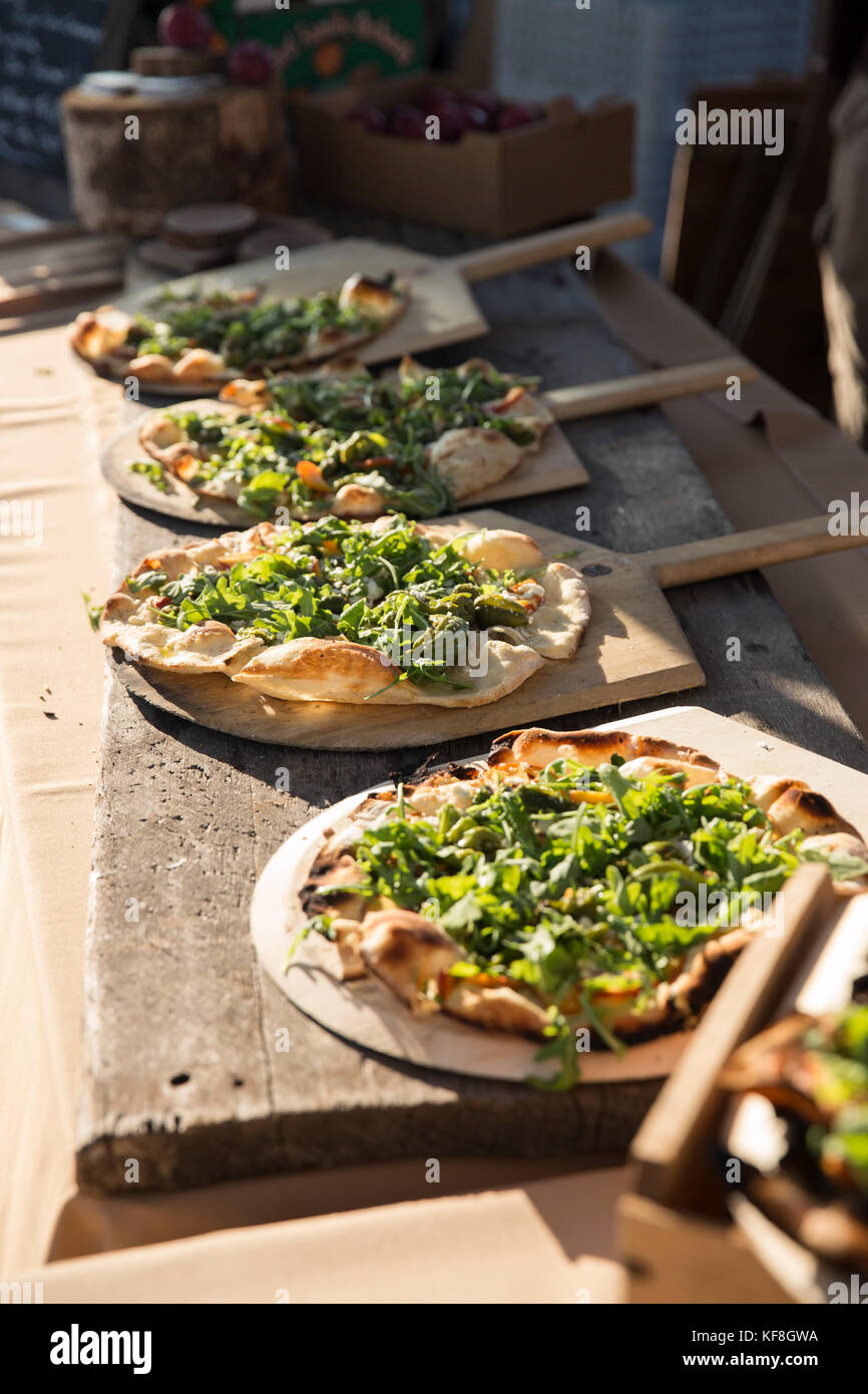 USA, Oregon, Willamette Valley, pizza is served at an event called