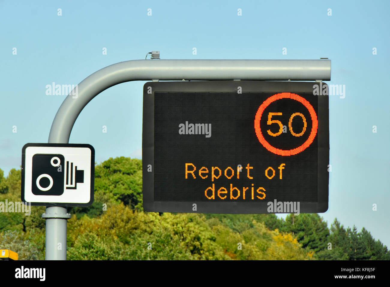 Single panel M25 motorway sign above lane one only, variable speed