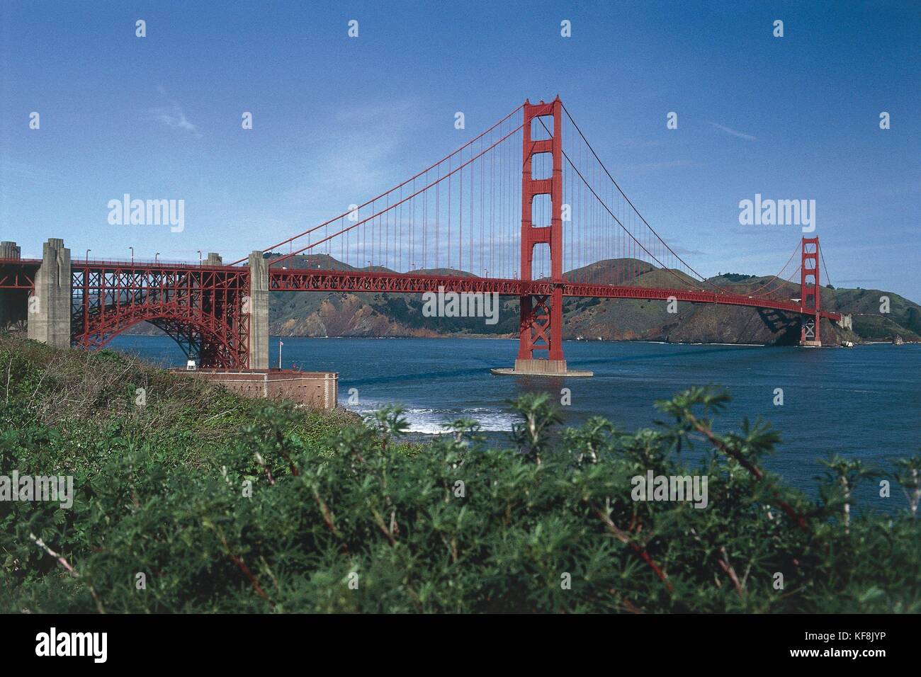 United States of America, California. San Francisco, Golden Gate Bridge ...