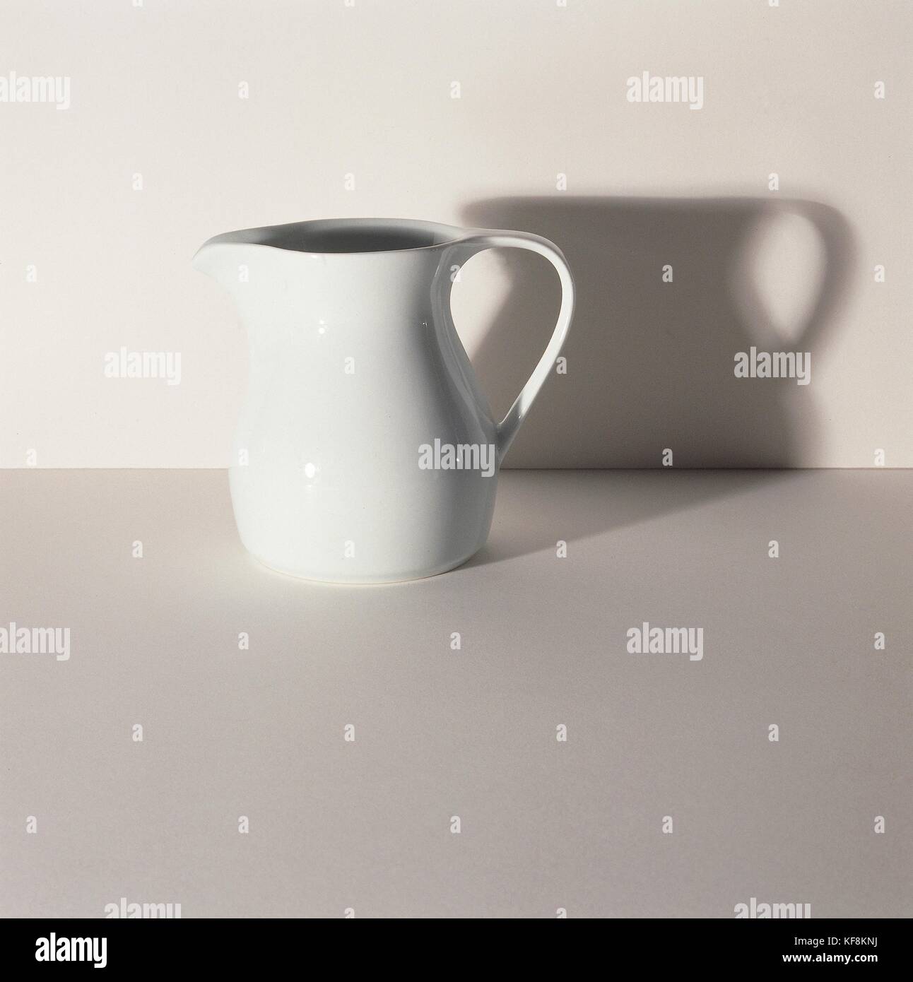 Still life, The direction and intensity of light in the design and