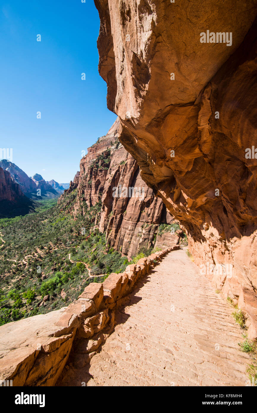 Overlook over the cliffs of the Zion national Park and the Angel´s ...