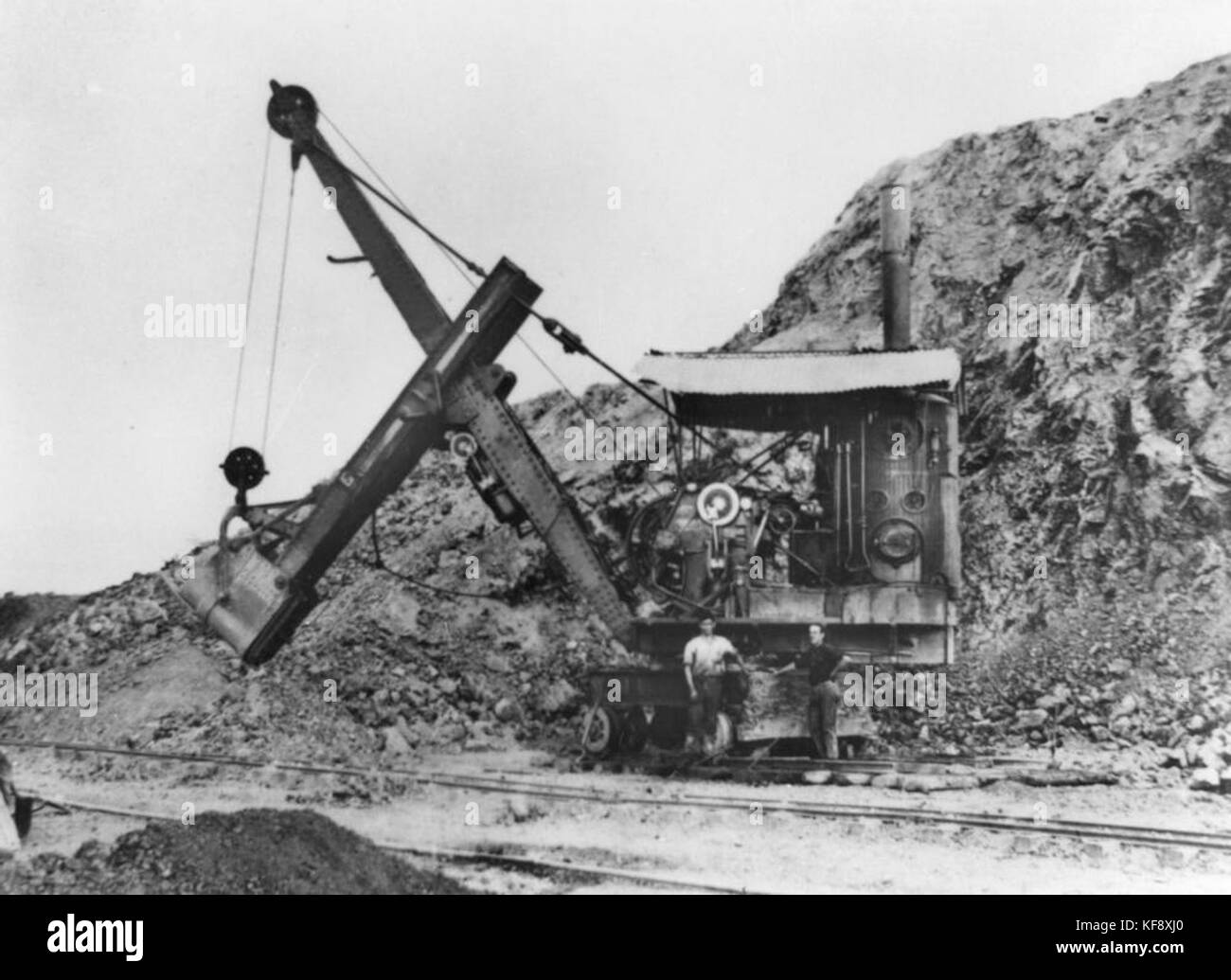 Old steam shovel Black and White Stock Photos & Images Alamy