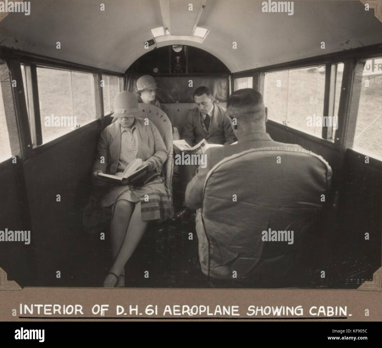 Airplane passengers early 1900s hi-res stock photography and images - Alamy