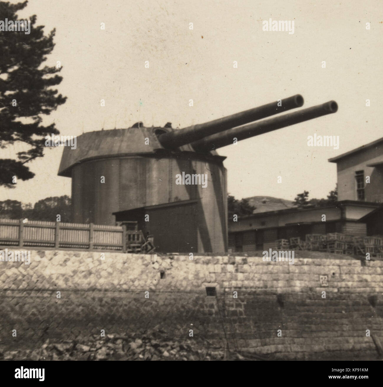 Turret artillery system hi-res stock photography and images - Alamy