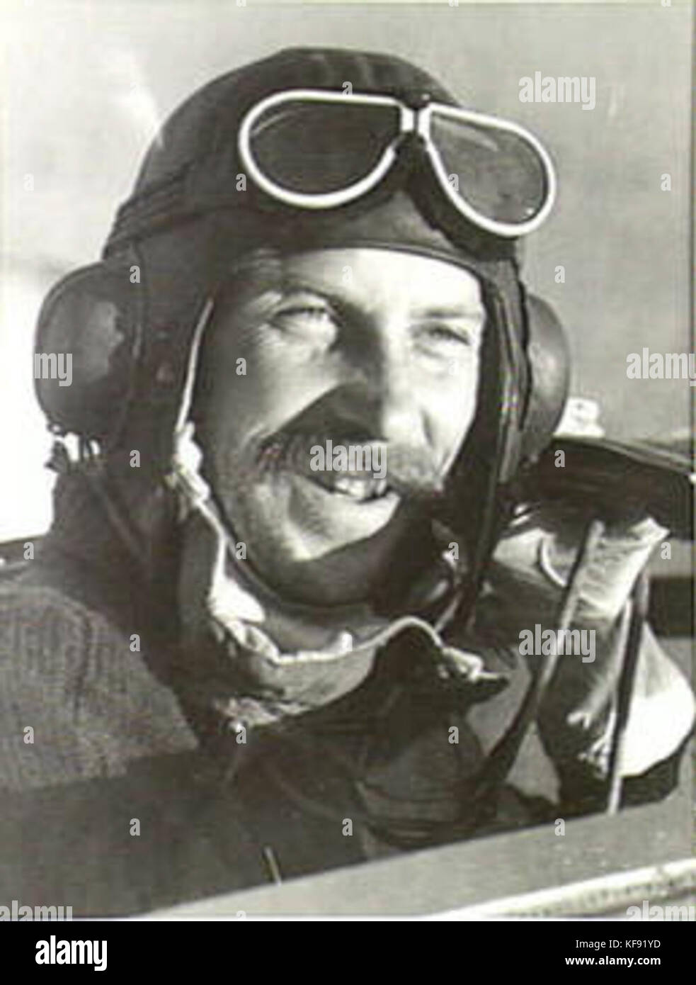 Pilot officer Rechner No. 11 Squadron RAF Nov 1941 AWM 010746 Stock Photo