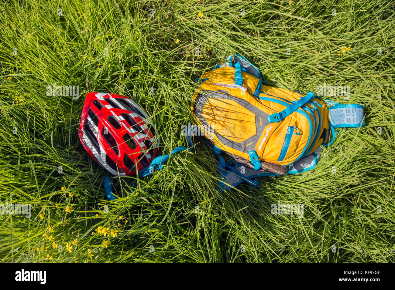 USA, Hawaii, The Big Island, mountain bike gear in the grass on Mana