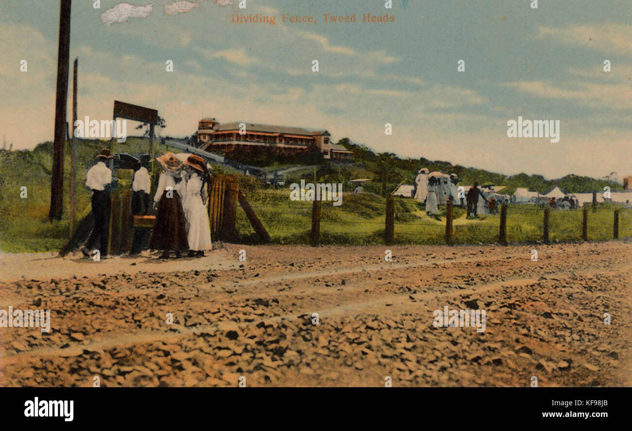 796948 Dividing Fence Tweed Heads Stock Photo Alamy