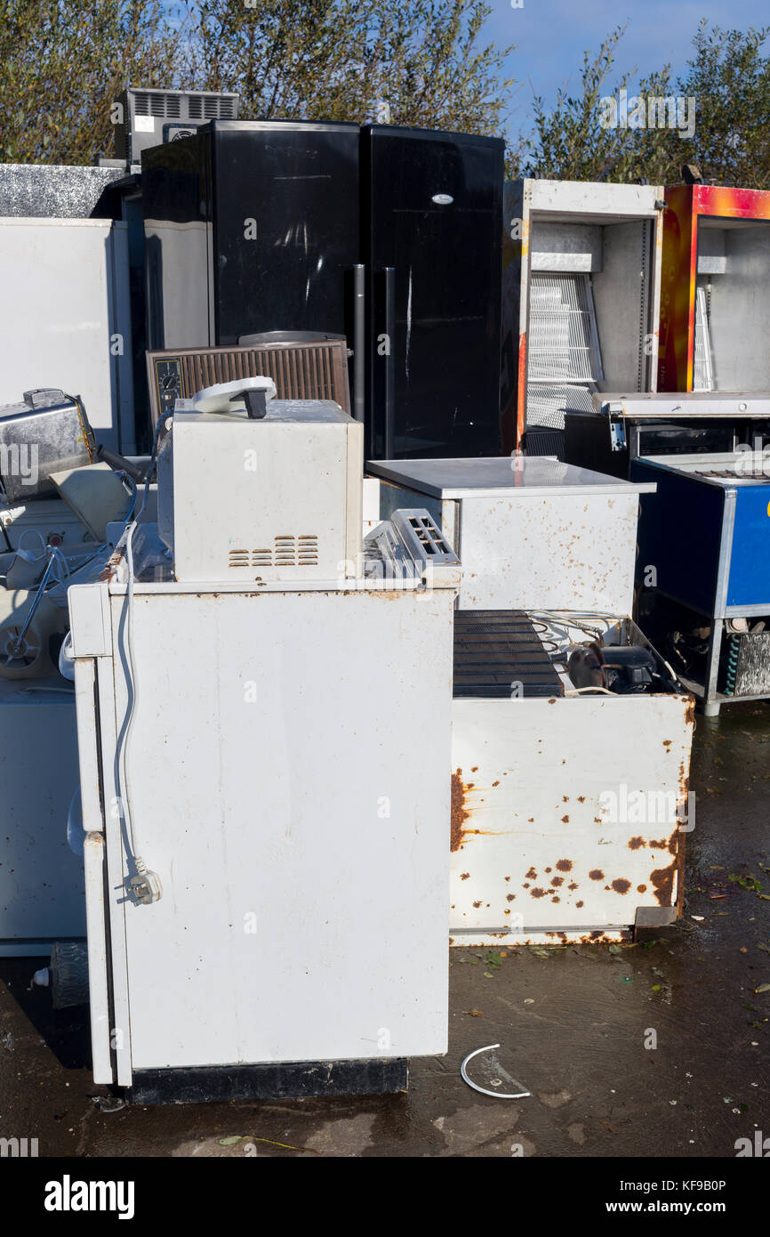 Broken appliances hires stock photography and images Alamy