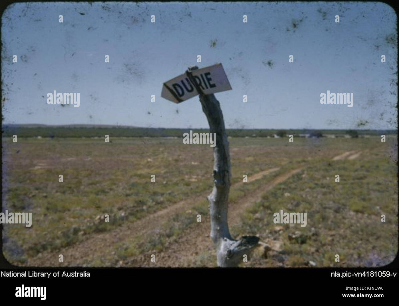 Signpost to Durrie Station 1950 Stock Photo - Alamy
