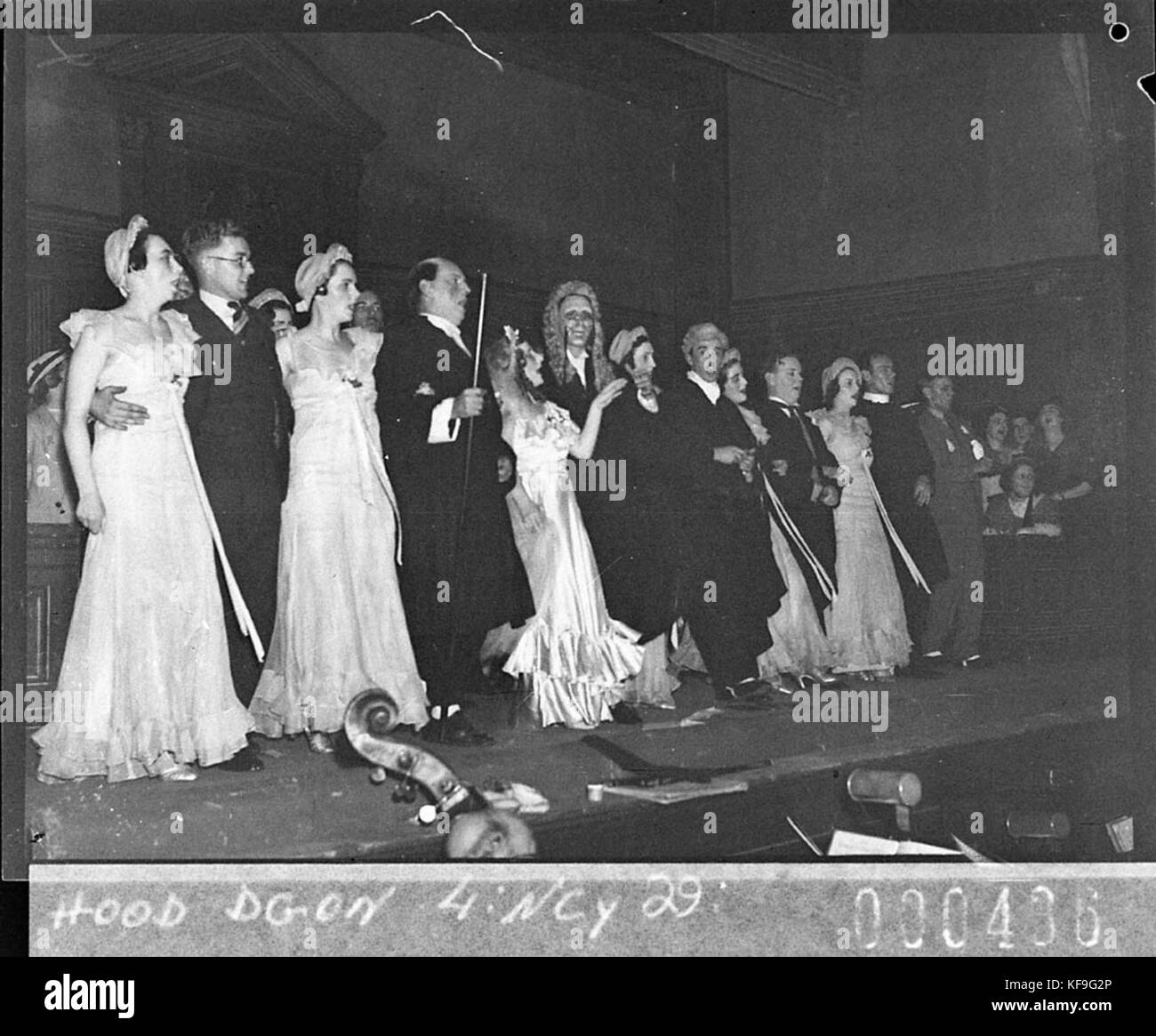 Gilbert and sullivan trial by jury hi-res stock photography and images -  Alamy, image size:1300x1165