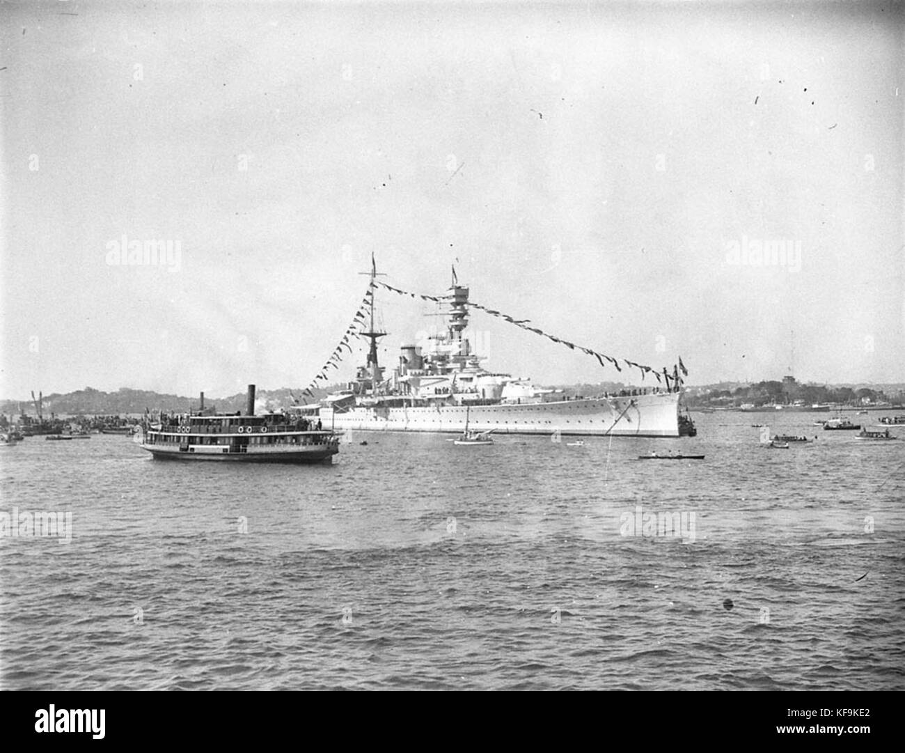 7564 The royal Yacht HMS Renown at anchor Stock Photo - Alamy