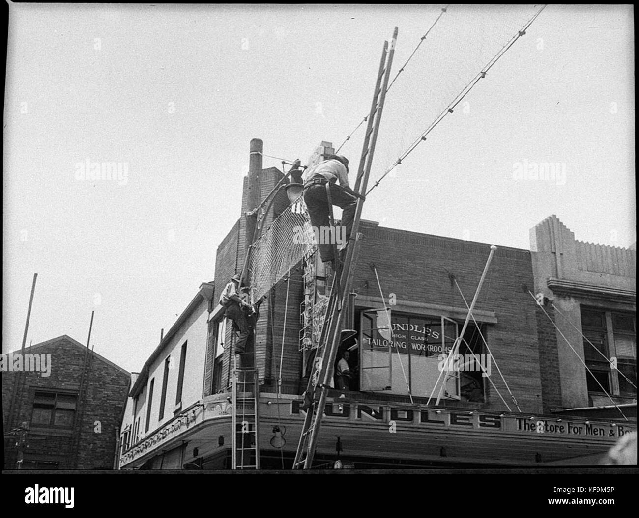 32342 Decorating Hunter Street Newcastle Stock Photo Alamy