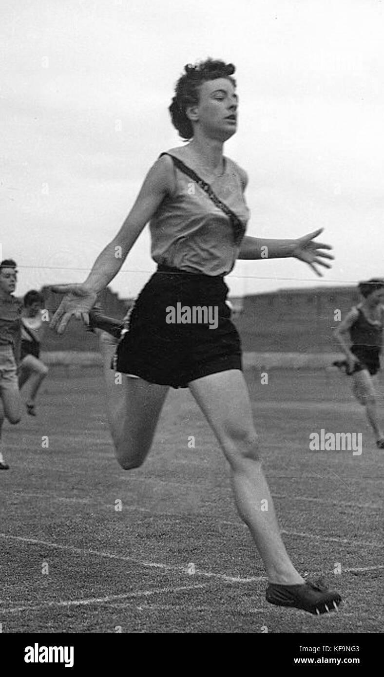 Marjorie Jackson Nelson 1952 Stock Photo Alamy