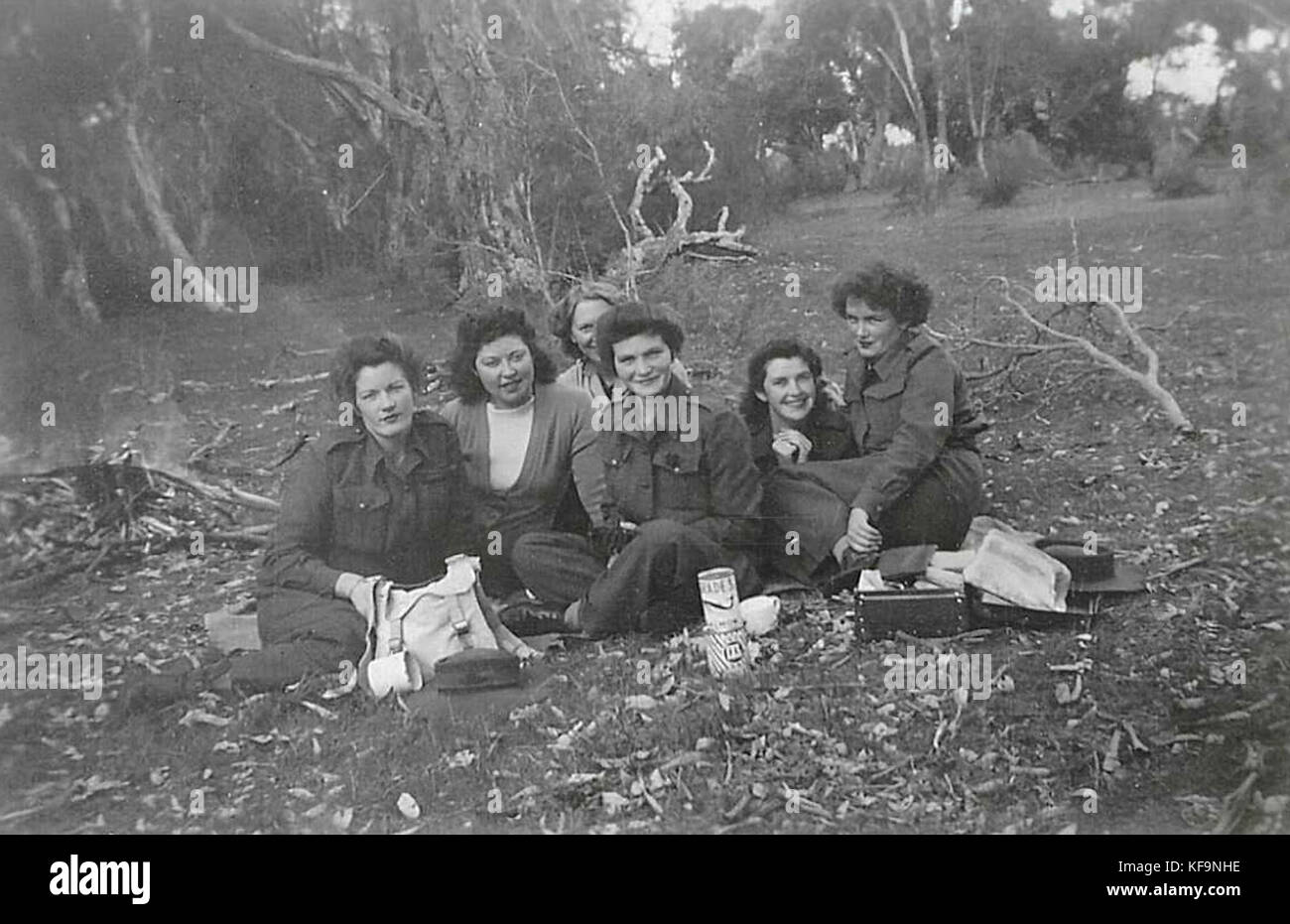 AWAS picnic at Bibra Lake, c1944 Stock Photo