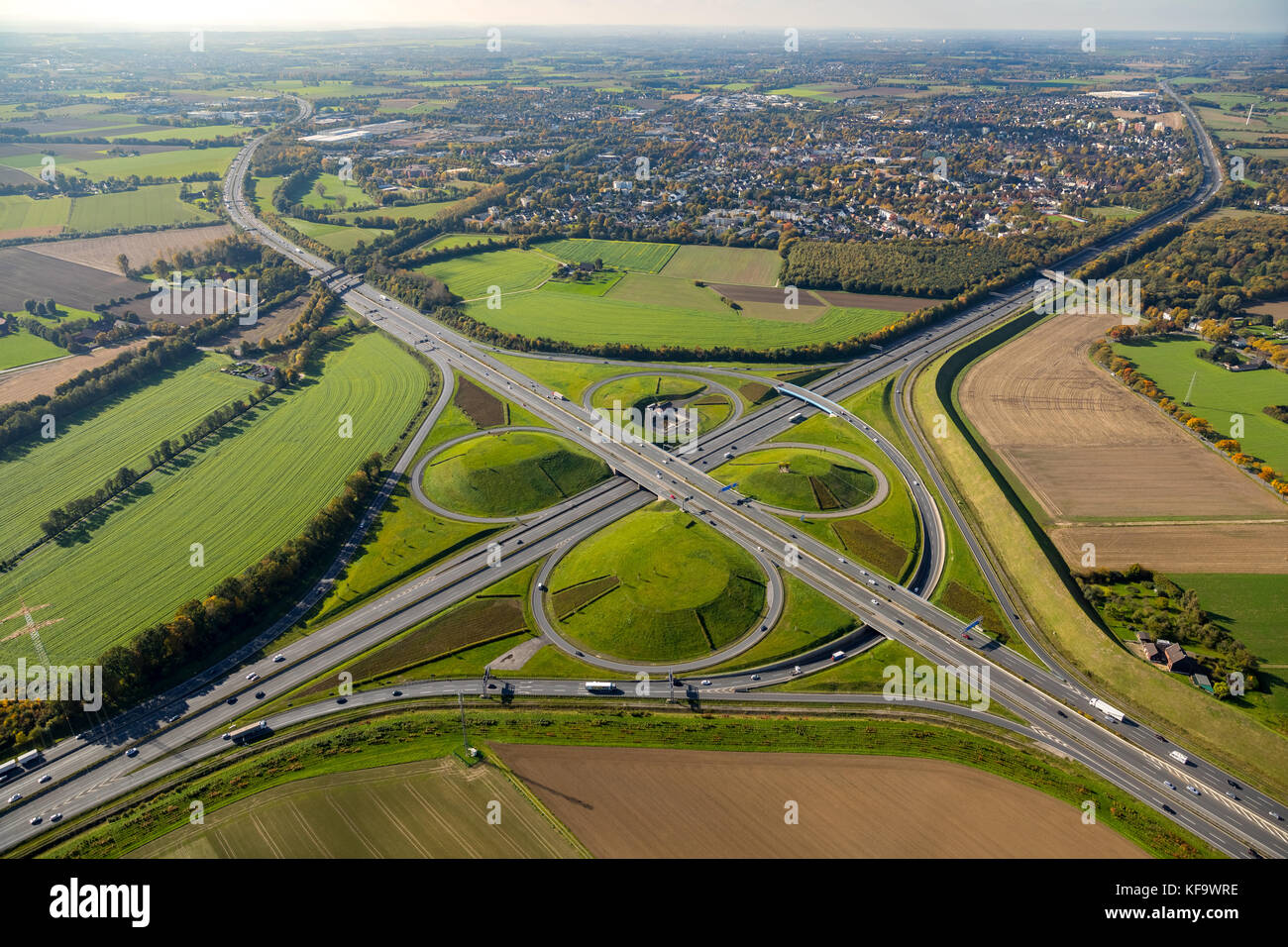 Kamen Cross junction A1 and A2, A2 highway, tangent, classic cloverleaf shape, road infrastructure, transport, traffic, Kamen, Ruhr, Nordrhein-Westfal Stock Photo