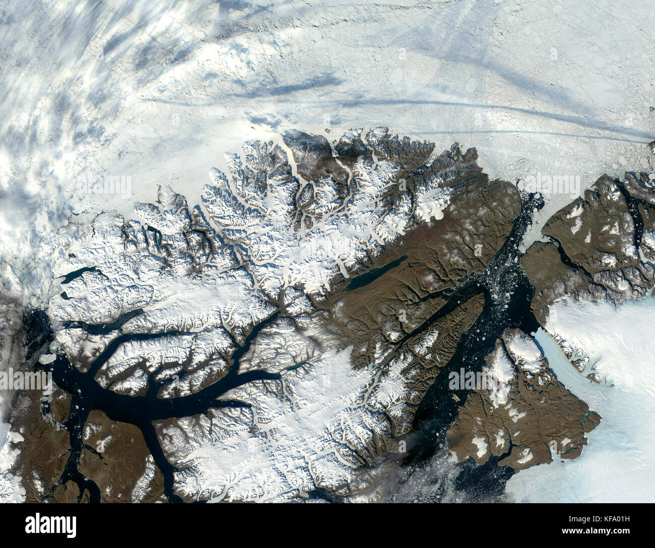 10/21/03 The Arctic's largest ice shelf is breaking up. The Ward Hunt