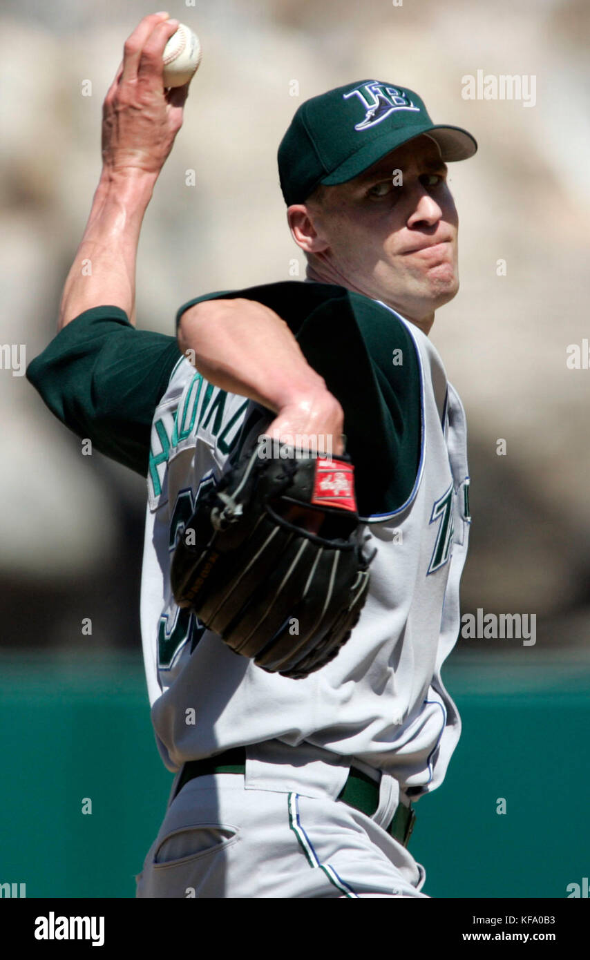 Tampa Bay Devil Rays Pitcher Mark Hendrickson Throws Against The Los Stock Photo Alamy
