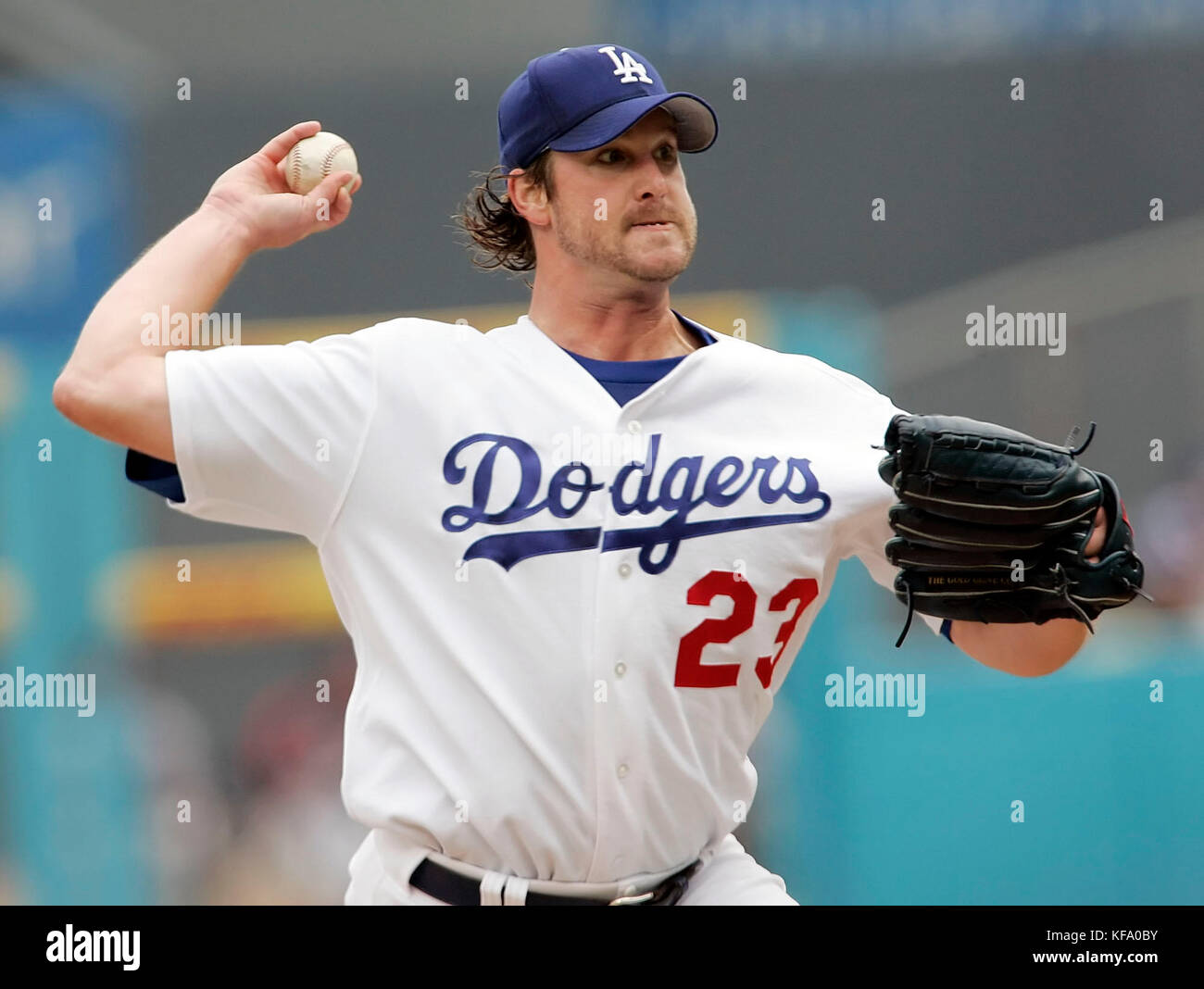 Los Angeles Dodgers' Derek Lowe pitches against the Atlanta Braves in