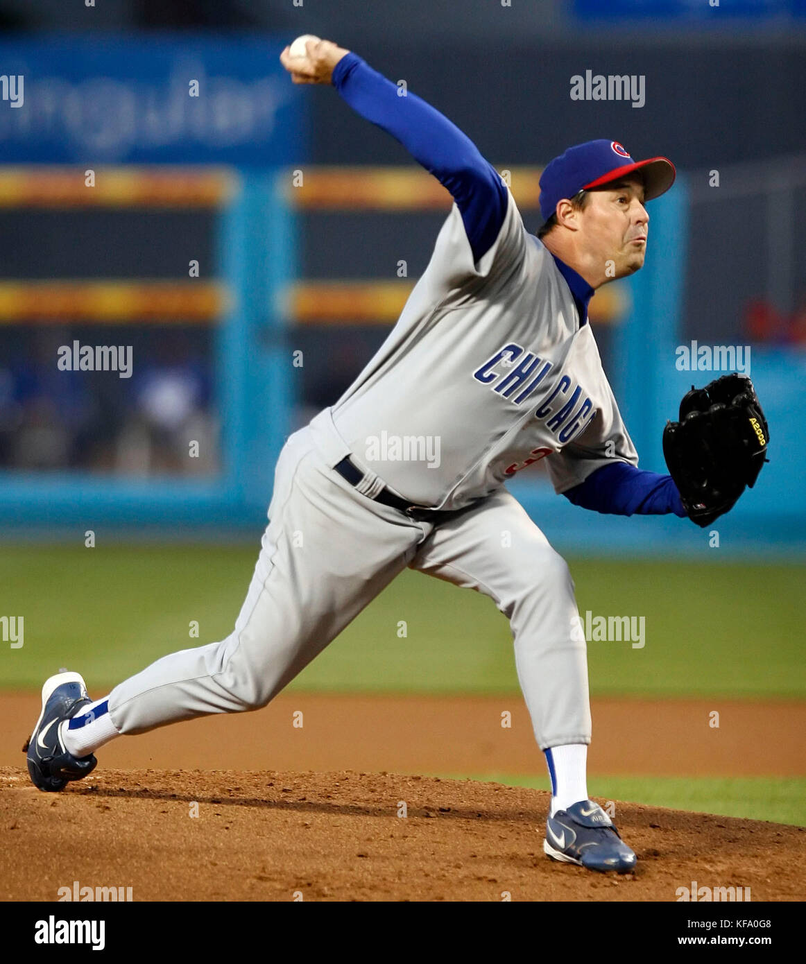 Chicago Cubs' Greg Maddux pitches against the Los Angeles Dodgers in