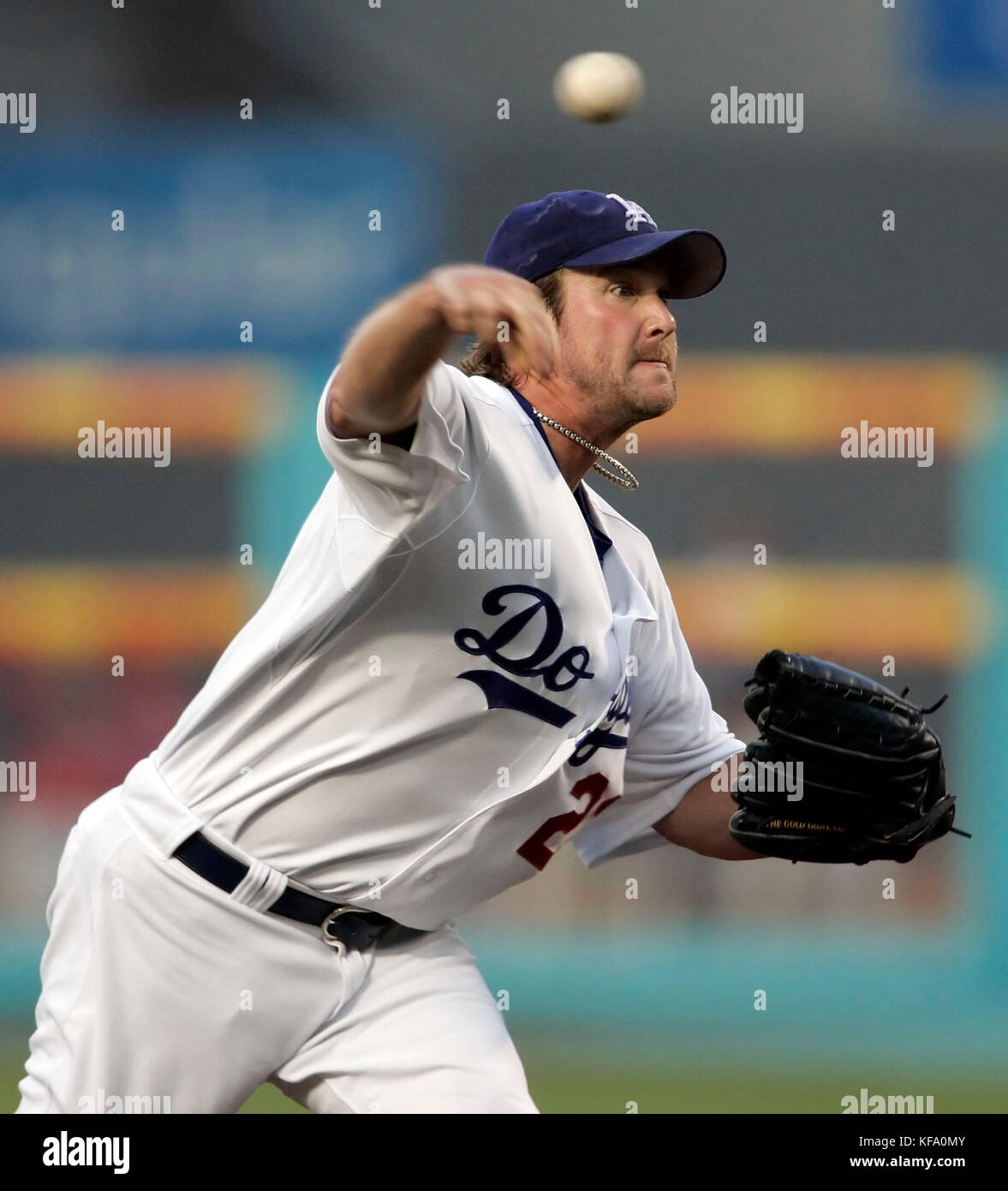 Los Angeles Dodgers' Derek Lowe pitches against the Philadelphia