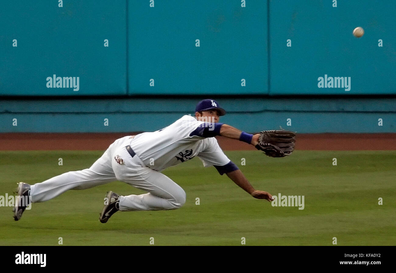 Diving catch baseball hi-res stock photography and images - Alamy