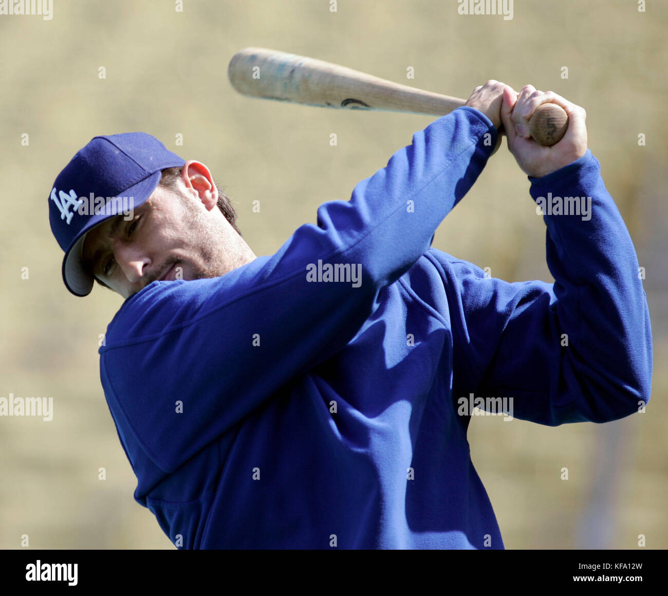Los Angeles Dodgers' Nomar Garciaparra warms up with his bat before game 3 of the NLDS baseball series against the New York Mets in Los Angeles on Saturday, October 7, 2006. Photo by Francis Specker Stock Photo