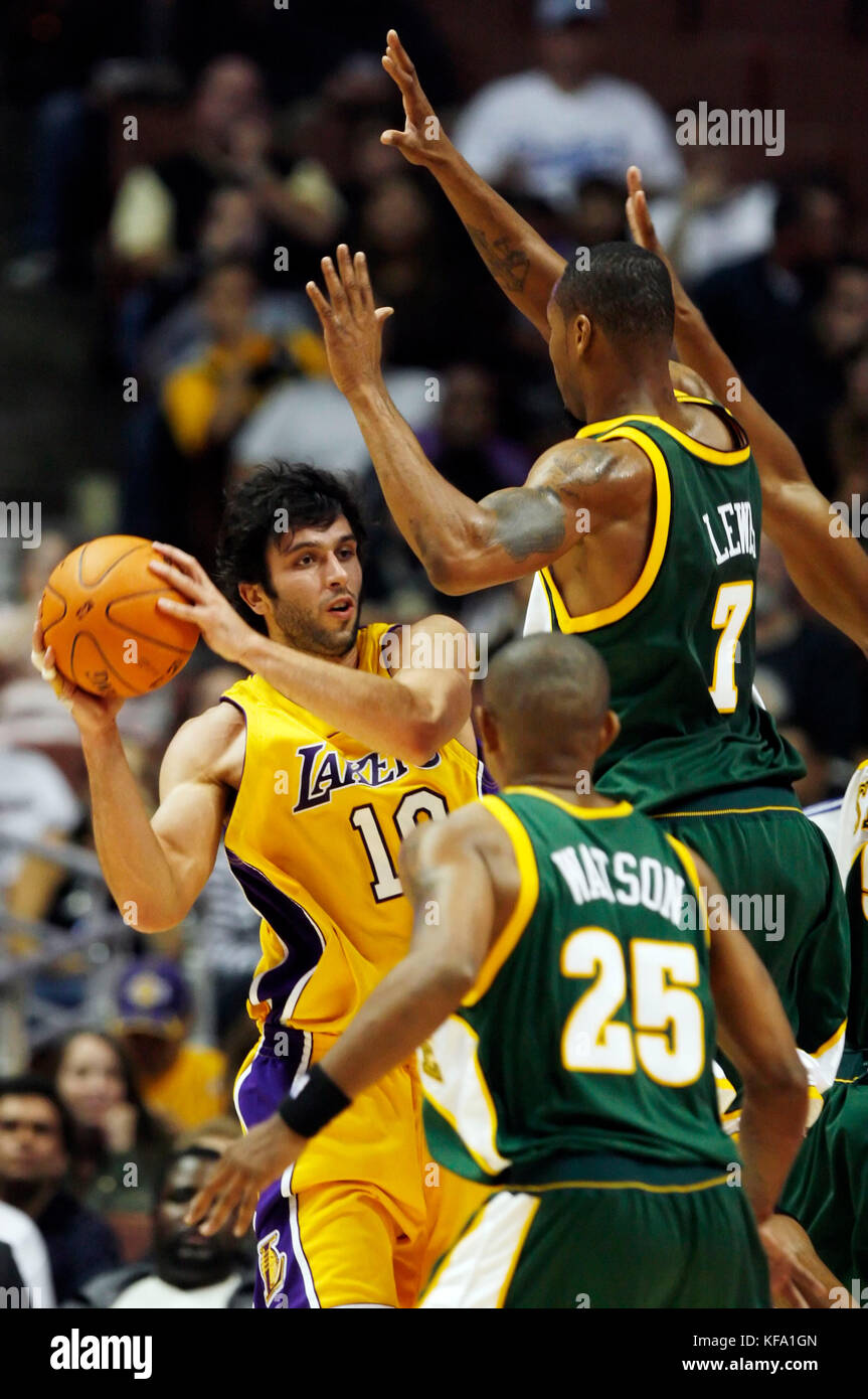 Los Angeles, United States. 14th Apr, 2004. Vladimir Radmanovic of the  Seattle SuperSonics during 118-87 victory over the Los Angeles Clippers  during an NBA basketball game at the Staples Center on Wednesday