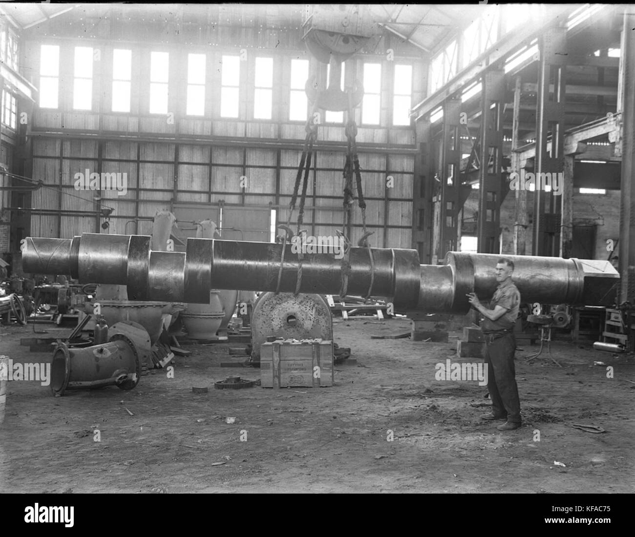 Man with crankshaft (5570737646 Stock Photo Alamy
