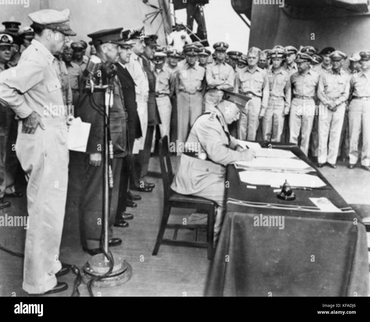 Japanese surrender hi-res stock photography and images - Alamy