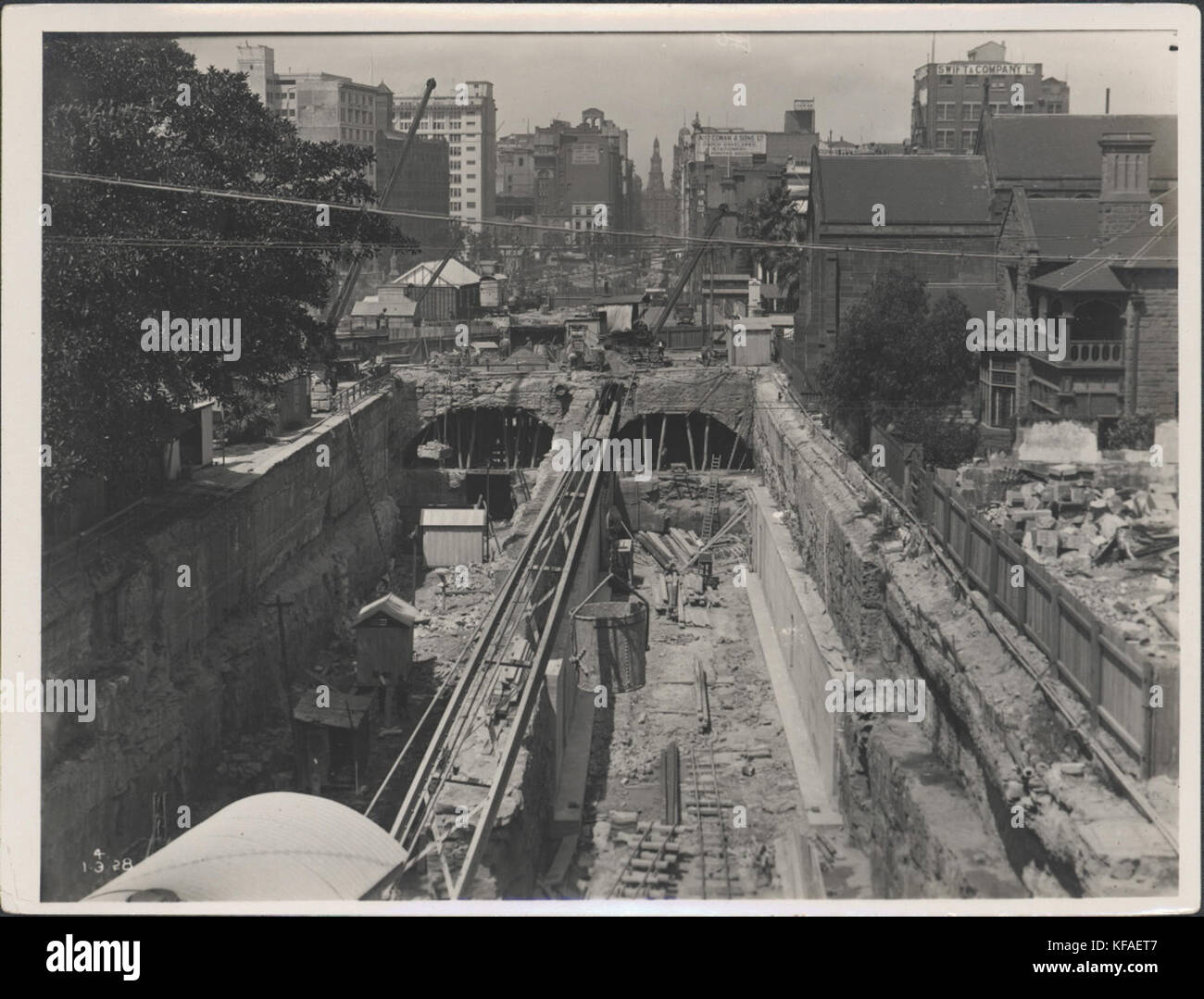 Construction of railway tunnels for the Sydney Harbour Bridge, 1928