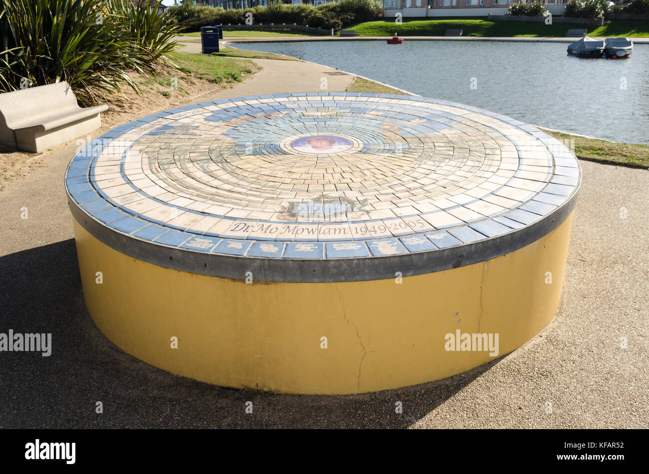 A Mosaic Tile Memorial for MP Dr Mo Mowlam 1949-2005, situated at the boating lake in Redcar Stock Photo