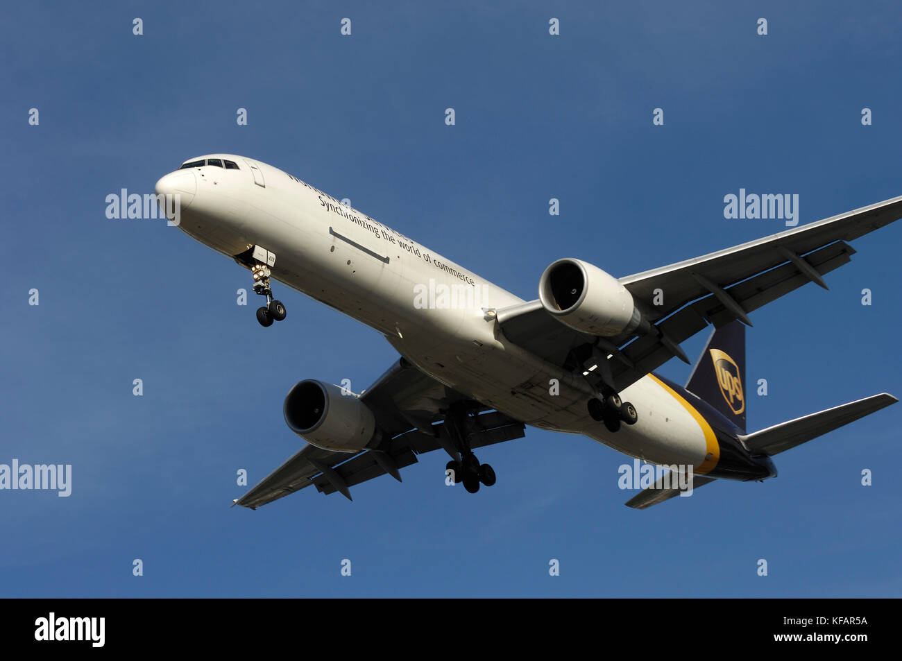 a UPS United Parcel Service Boeing 757-200 on final-approach Stock Photo
