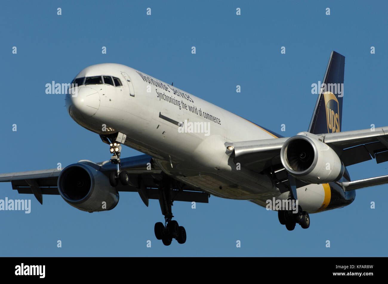 a UPS United Parcel Service Boeing 757-200F on final-approach Stock Photo