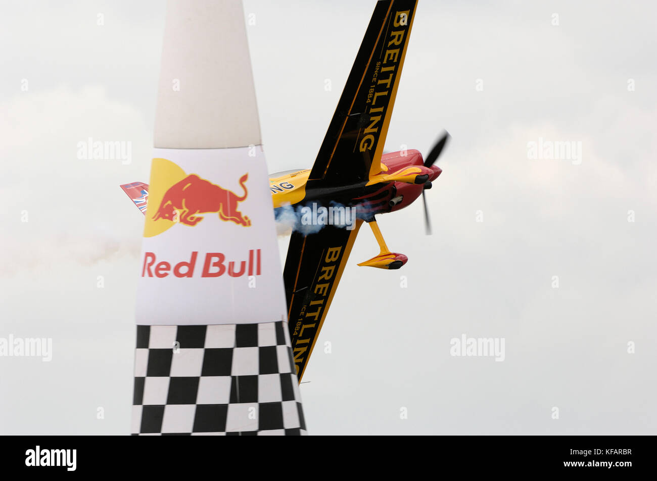 【希少】ブライトリング Red Bull Air Race MXS モデル機 Air Race plane kit card (MXS-R Red Bull) - Free 3D Print Model