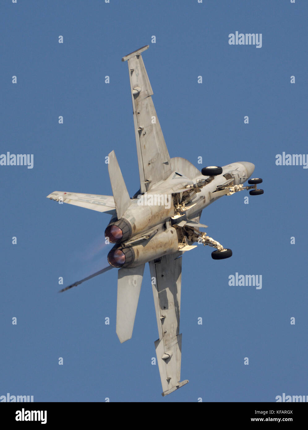 US Navy Boeing F/A-18F Super Hornet flying-display at the Dubai AirShow 2007 Stock Photo