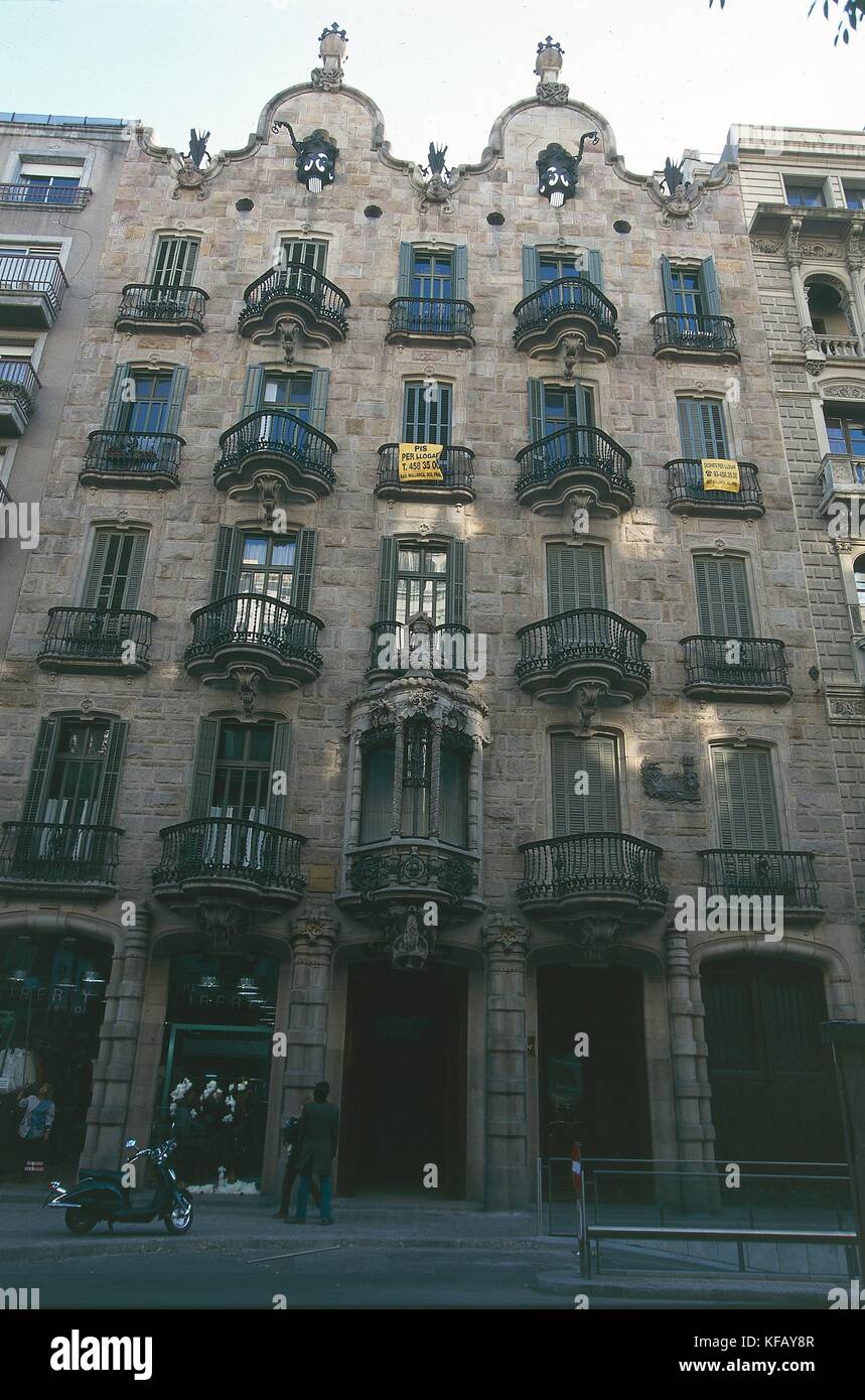 Spain Catalonia Barcelona Casa Calvet Architect Antoni Gaudi Stock Photo Alamy
