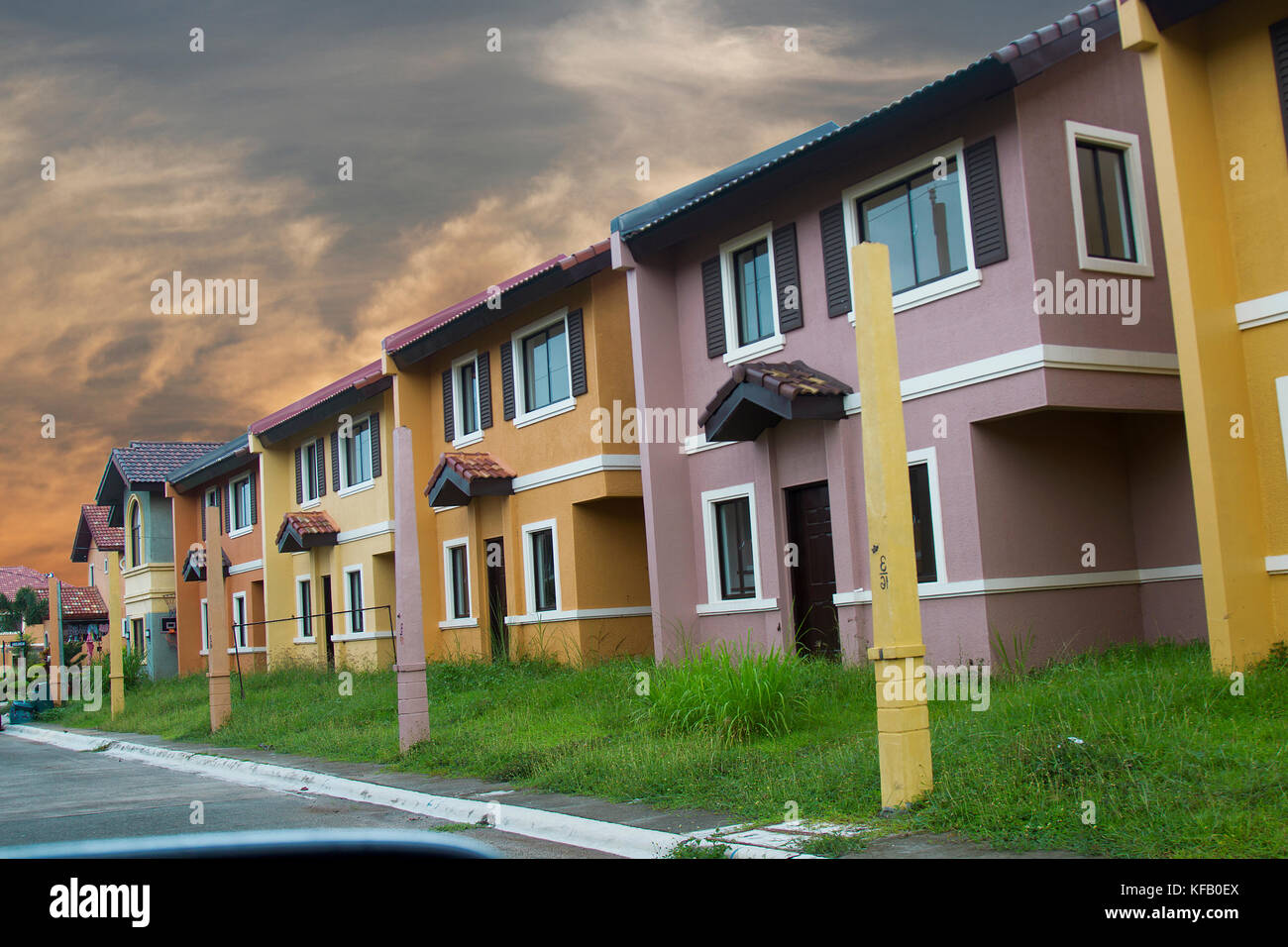 Mass housing row house hi-res stock photography and images - Alamy