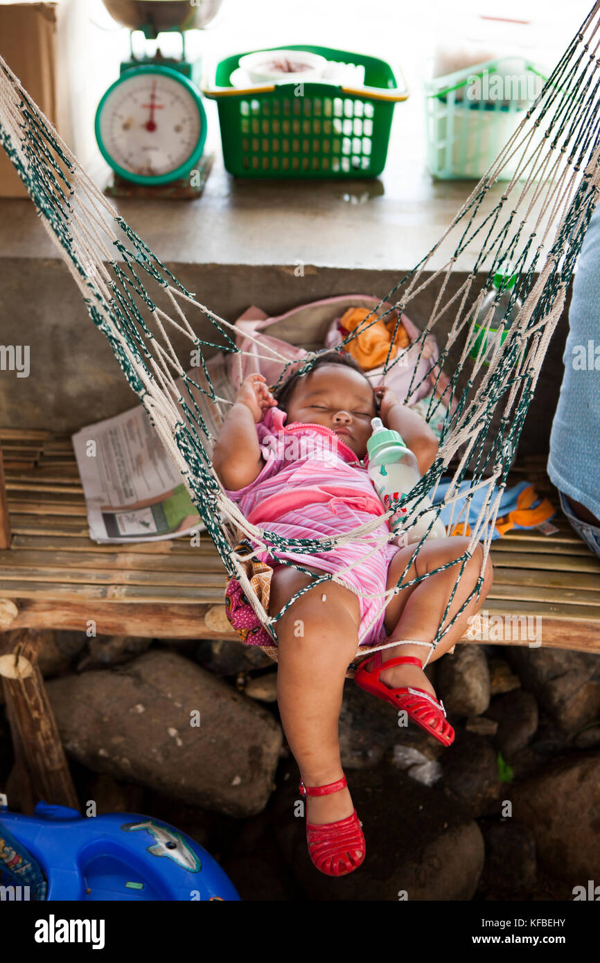 Baby sleeping in hammock hires stock photography and images Alamy