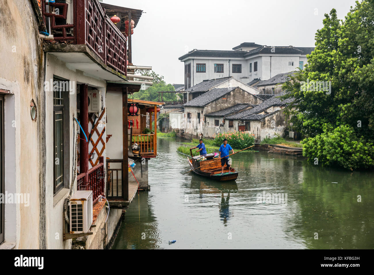 Tongli, the water city in china (Venice of Asia) is a popular and beautiful city in china for many tourists come to see the old town and traditional c Stock Photo